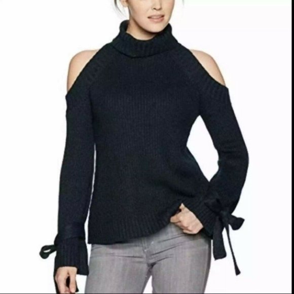 J.O.A. Sweaters - J.O.A. Just One Answer Long Sleeves Cold Shoulder Sweater in Deep Green Medium